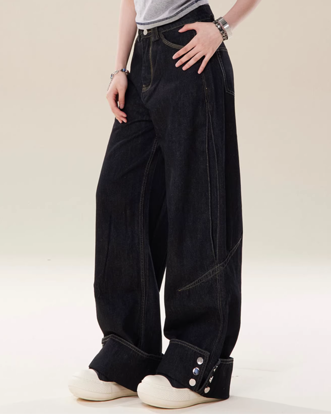 Loose Straight High-Waist Jeans Loose Straight High-Waist Jeans