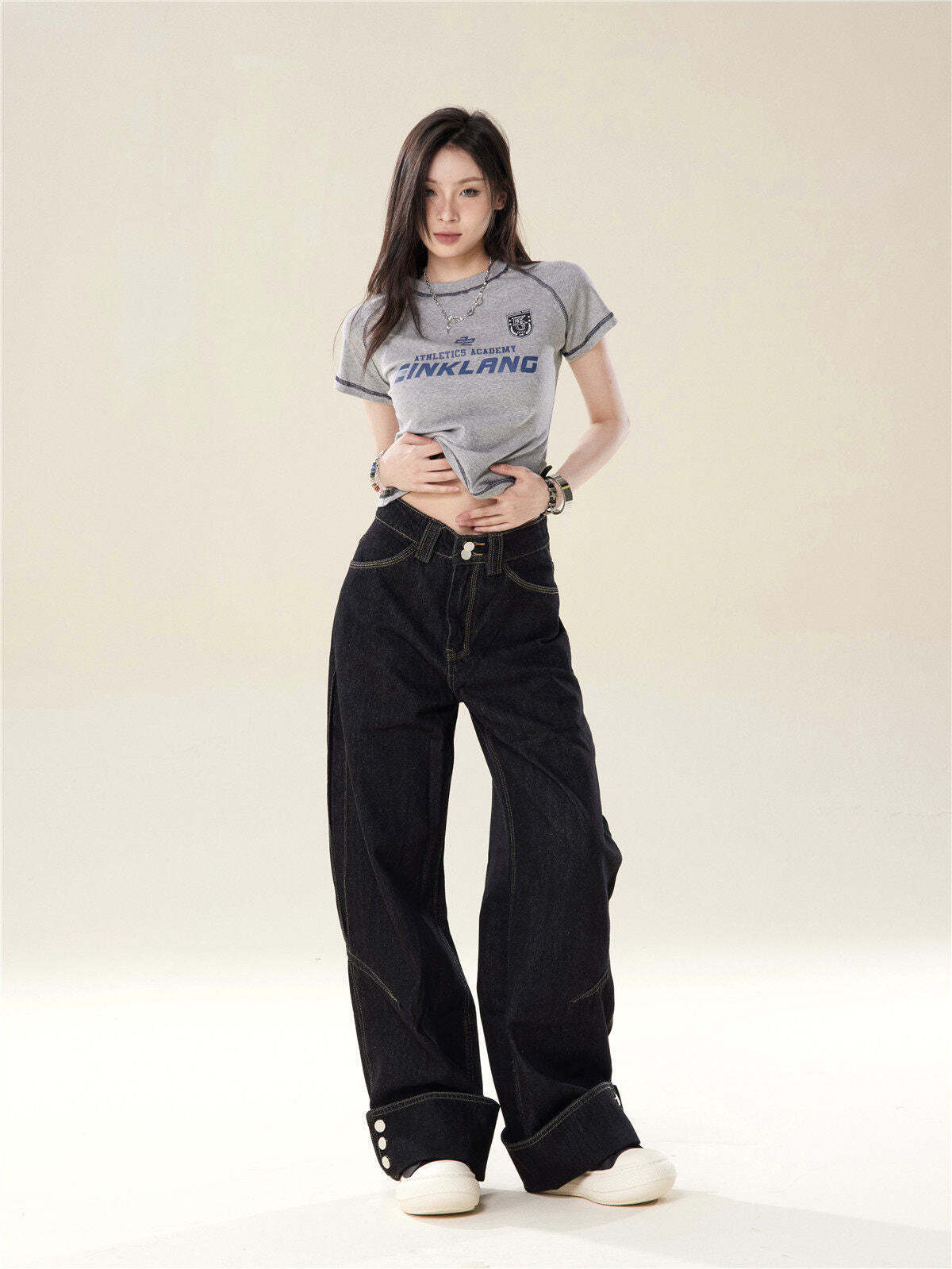 Loose Straight High-Waist Jeans Loose Straight High-Waist Jeans