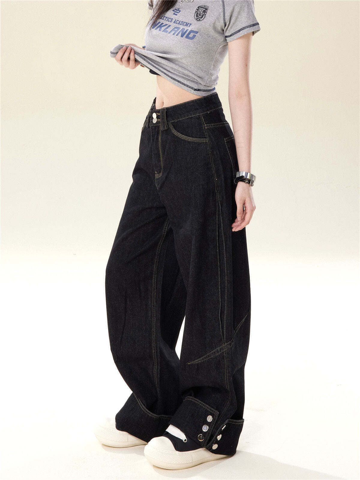 Loose Straight High-Waist Jeans Loose Straight High-Waist Jeans