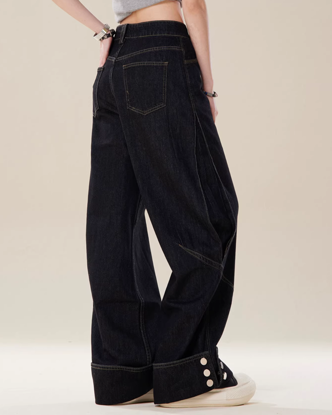 Loose Straight High-Waist Jeans Loose Straight High-Waist Jeans