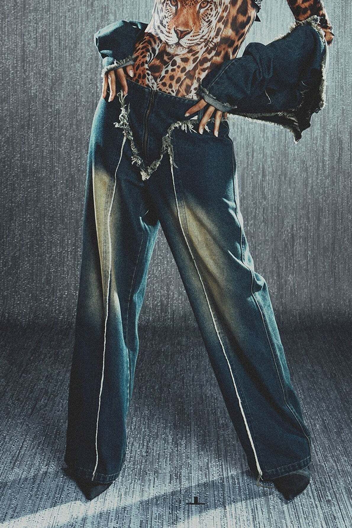 Low Rise Frayed Hem Straight Leg Jeans