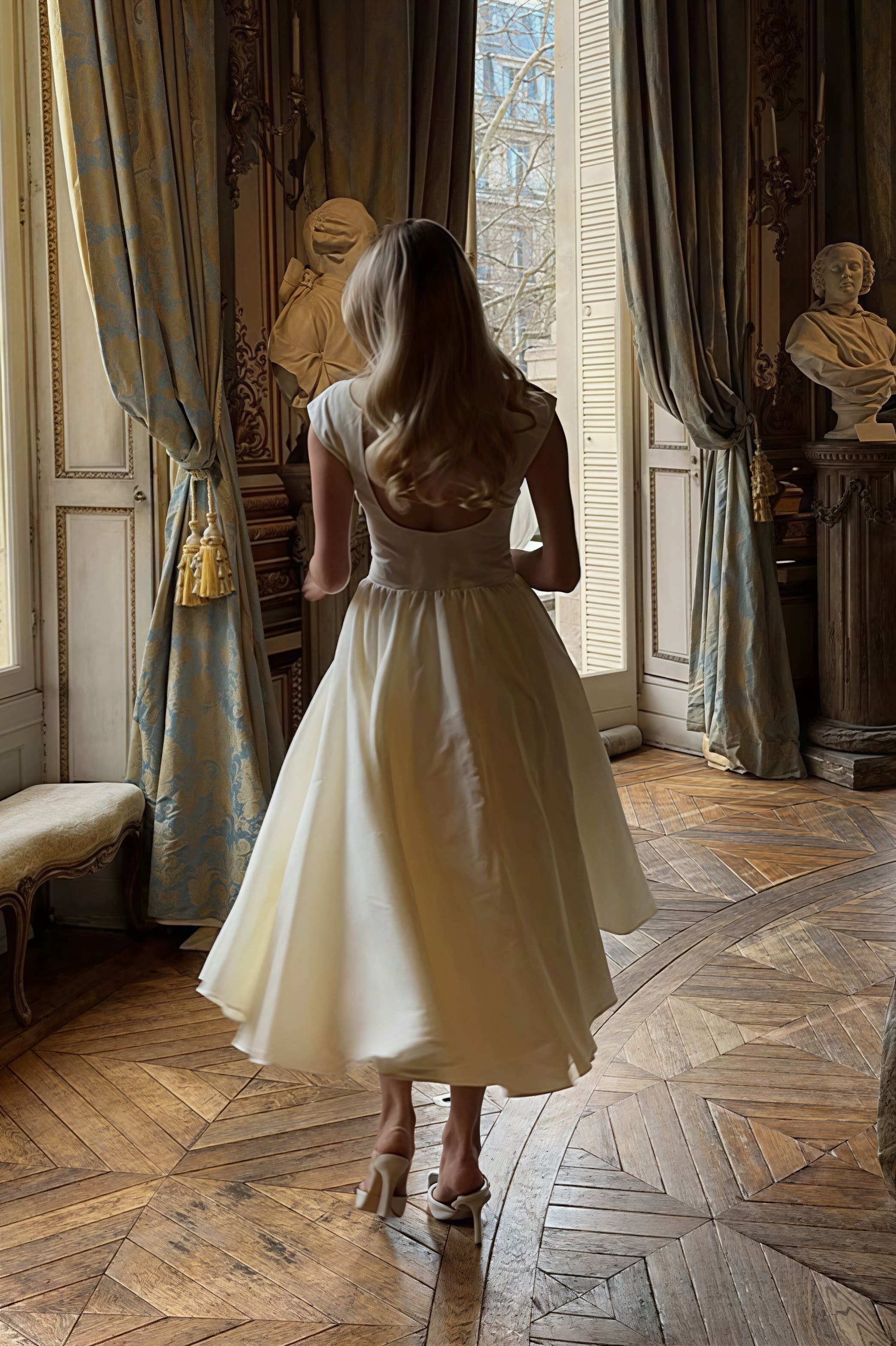 Minimalist Solid Backless Swing Midi Dress Minimalist Solid Backless Swing Midi Dress