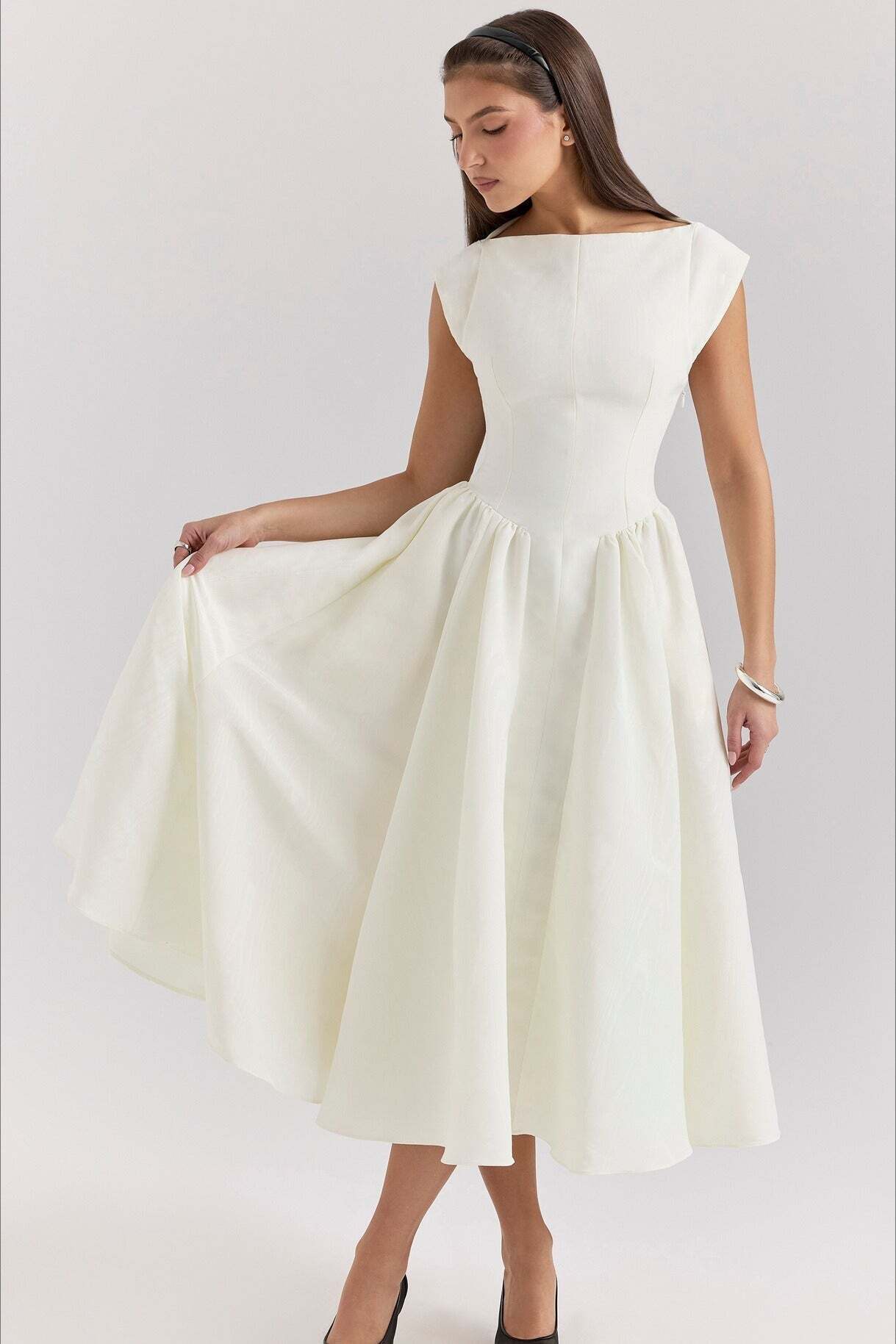 Minimalist Solid Backless Swing Midi Dress Minimalist Solid Backless Swing Midi Dress