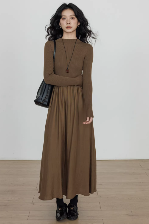 Mock Neck Top Docking Flare Skirt