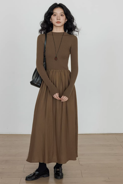 Mock Neck Top Docking Flare Skirt