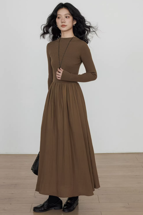 Mock Neck Top Docking Flare Skirt