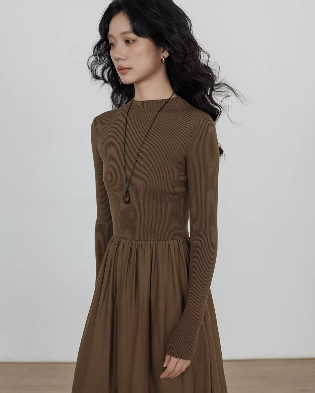 Mock Neck Top Docking Flare Skirt Mock Neck Top Docking Flare Skirt