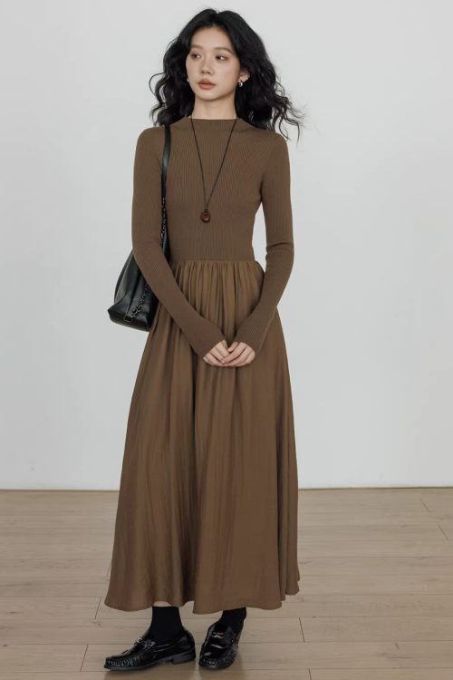 Mock Neck Top Docking Flare Skirt