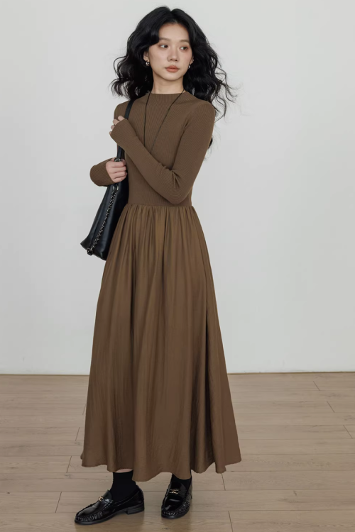 Mock Neck Top Docking Flare Skirt