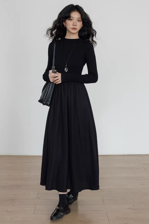 Mock Neck Top Docking Flare Skirt