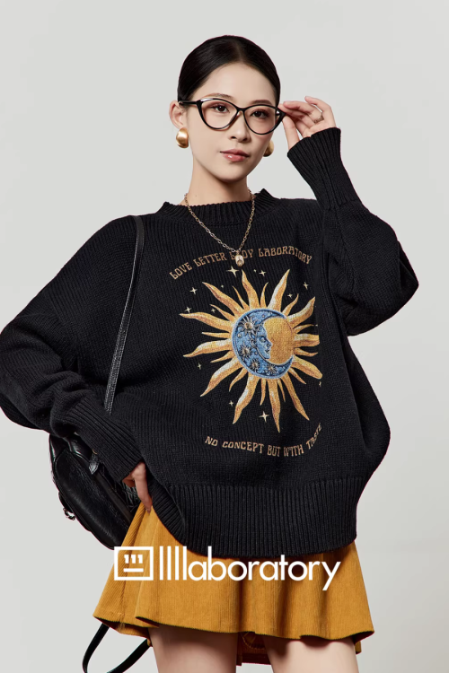 Moon Sun Knit Top / Pleated Mini Skirt