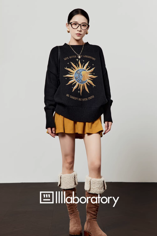 Moon Sun Knit Top / Pleated Mini Skirt