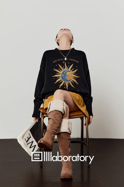 Moon Sun Knit Top / Pleated Mini Skirt