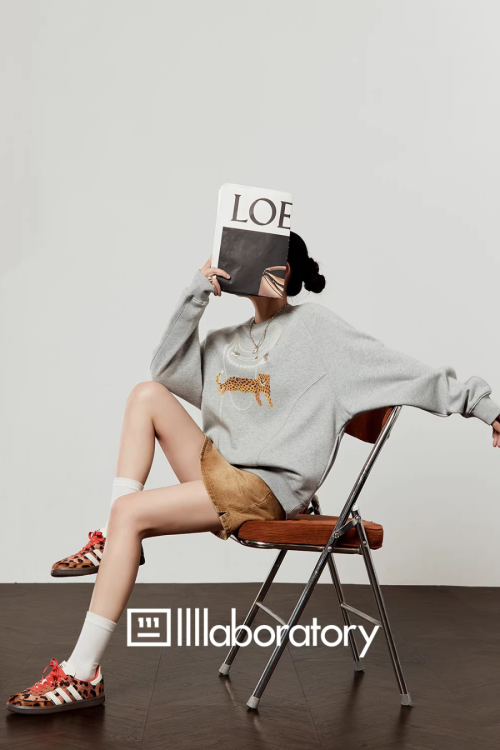 Necklace Design Knit Top / Denim Belt Skirt