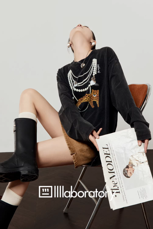 Necklace Design Knit Top / Denim Belt Skirt