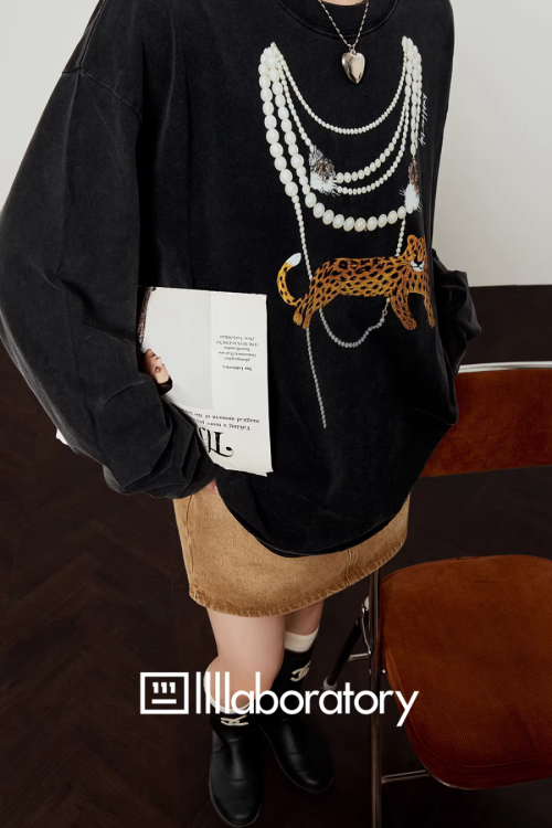 Necklace Design Knit Top / Denim Belt Skirt