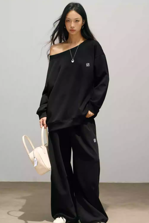 One Point Logo One-Shoulder Top / Wide Pants