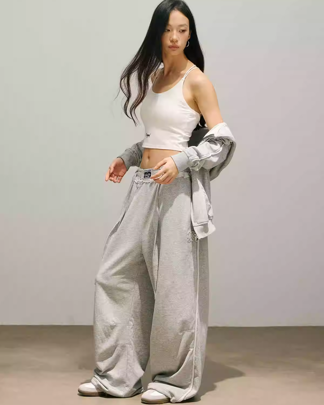 One Point Logo Zip Hoodie / Sweat Pants One Point Logo Zip Hoodie / Sweat Pants