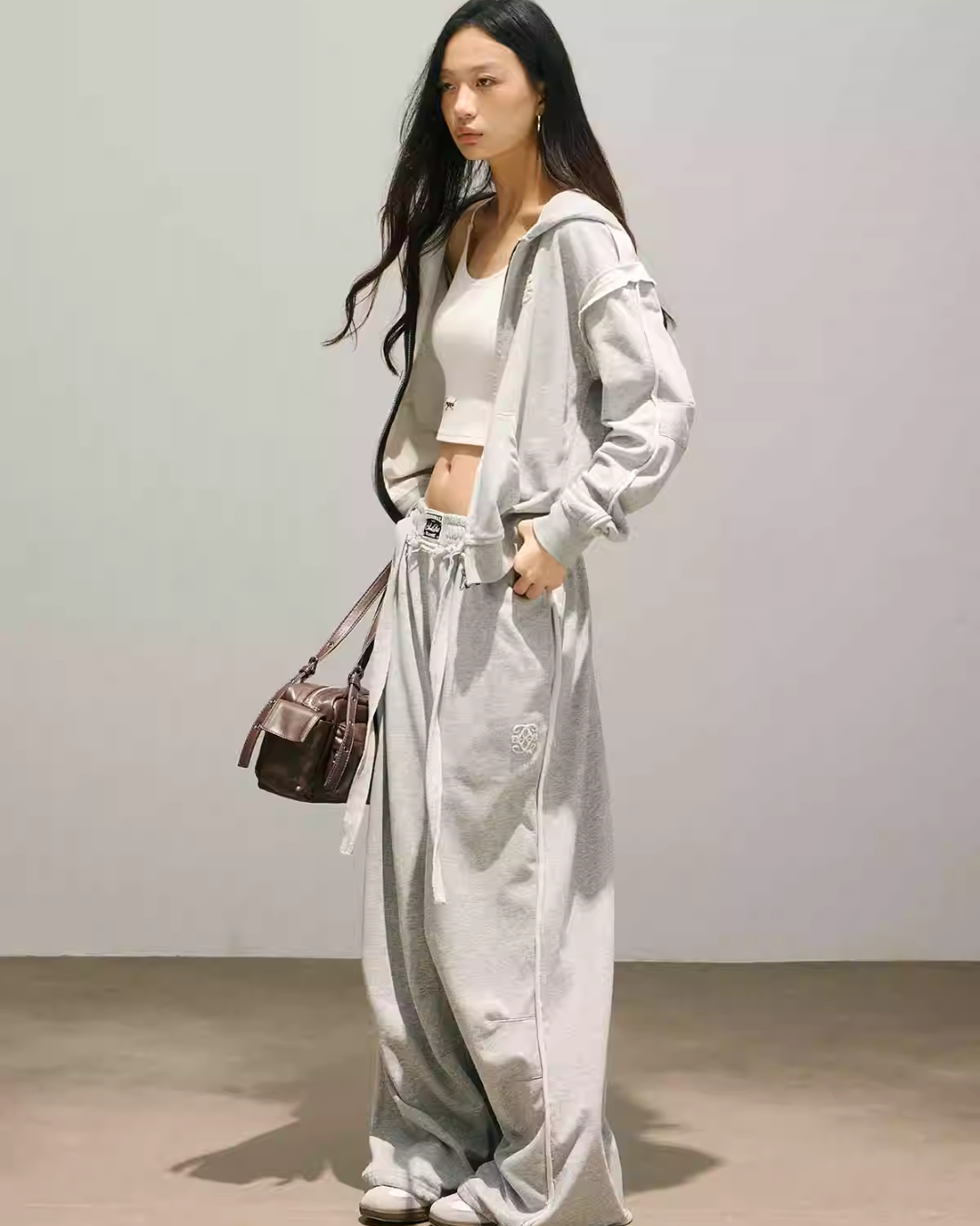 One Point Logo Zip Hoodie / Sweat Pants One Point Logo Zip Hoodie / Sweat Pants