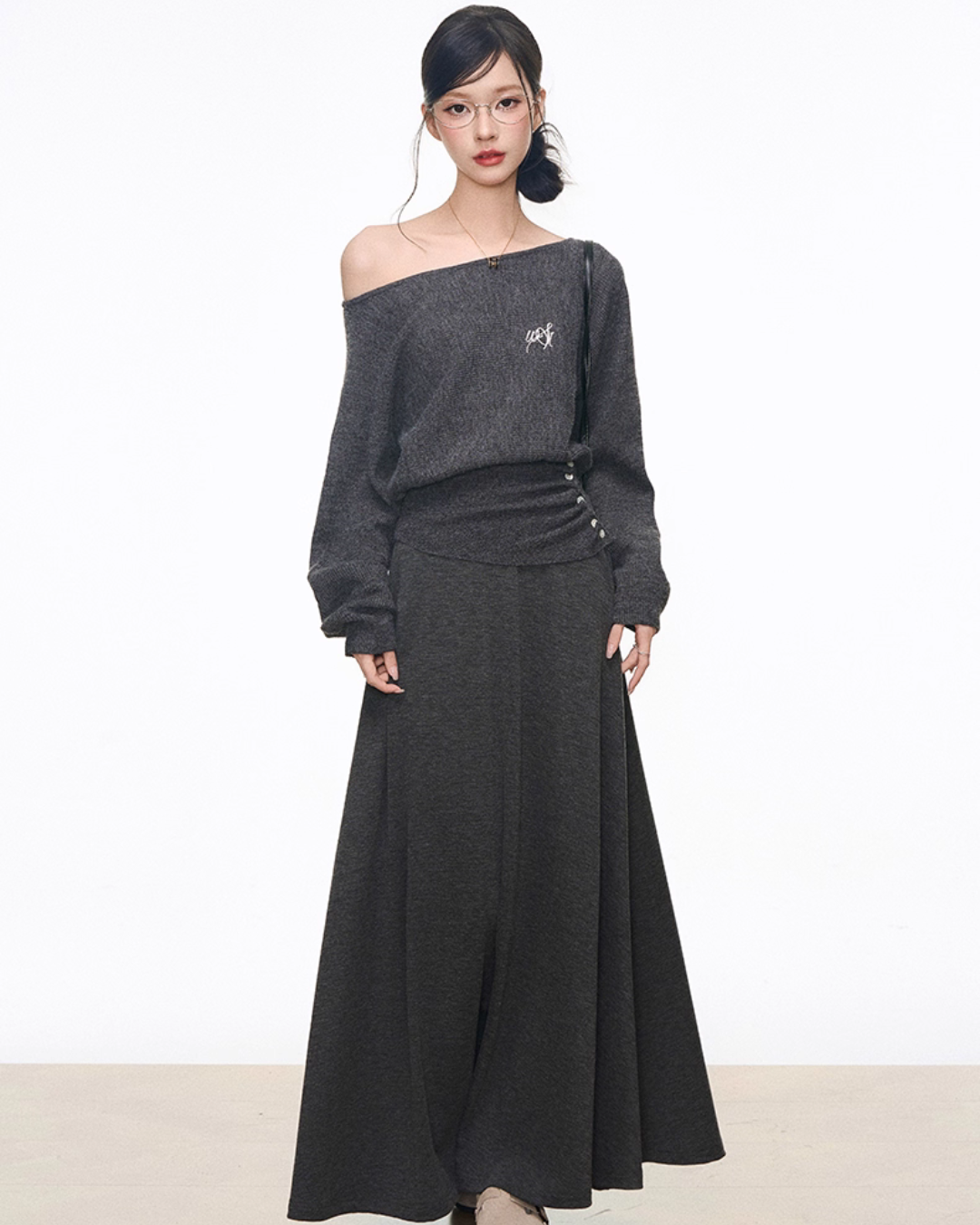 One-Shoulder Long-Sleeve Top / Wide Pants / Relaxed Long Skirt One-Shoulder Long-Sleeve Top / Wide Pants / Relaxed Long Skirt