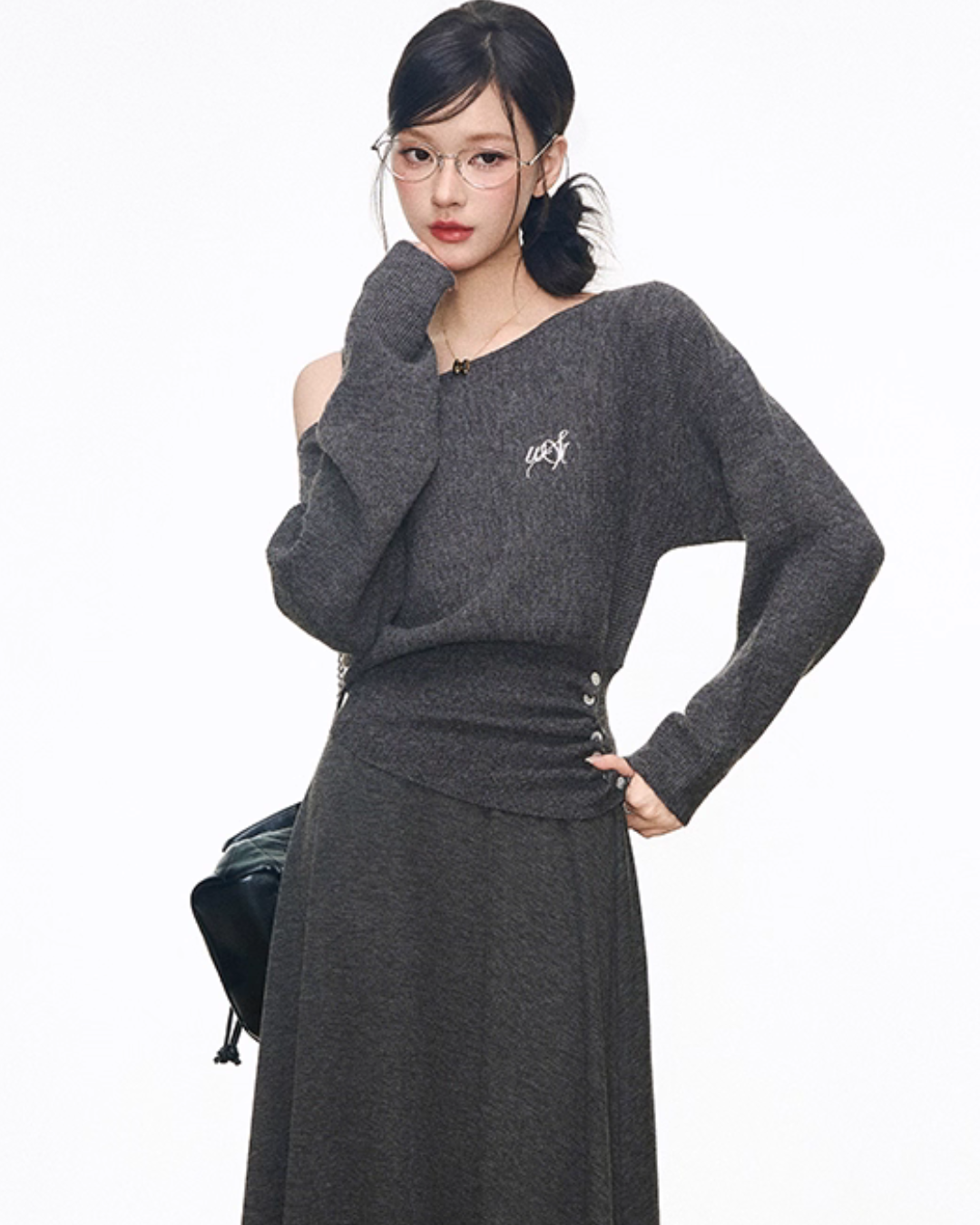 One-Shoulder Long-Sleeve Top / Wide Pants / Relaxed Long Skirt One-Shoulder Long-Sleeve Top / Wide Pants / Relaxed Long Skirt