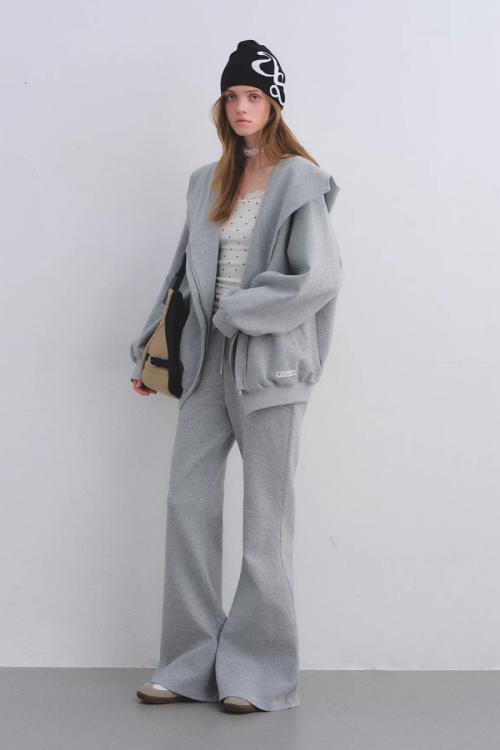 Oversized Collar Zip-Up Hoodie / Flare Sweatpants