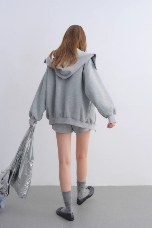 Oversized Collar Zip-Up Hoodie / Flare Sweatpants