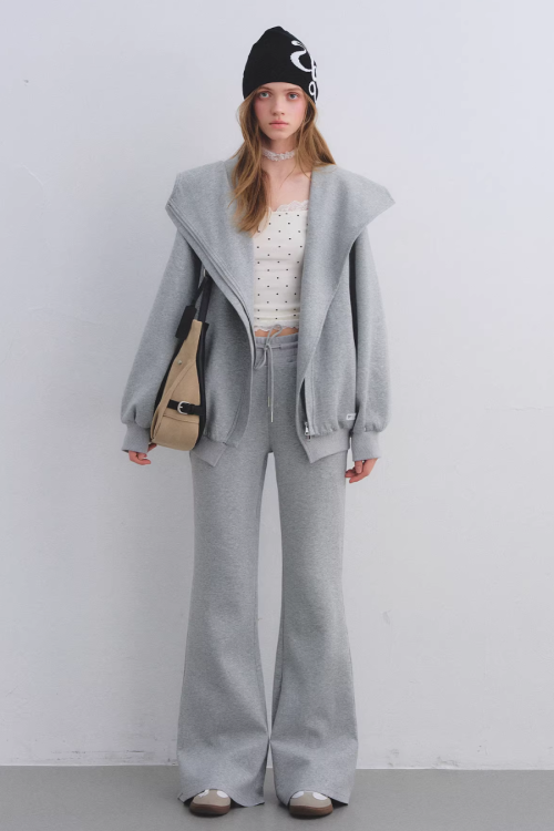 Oversized Collar Zip-Up Hoodie / Flare Sweatpants