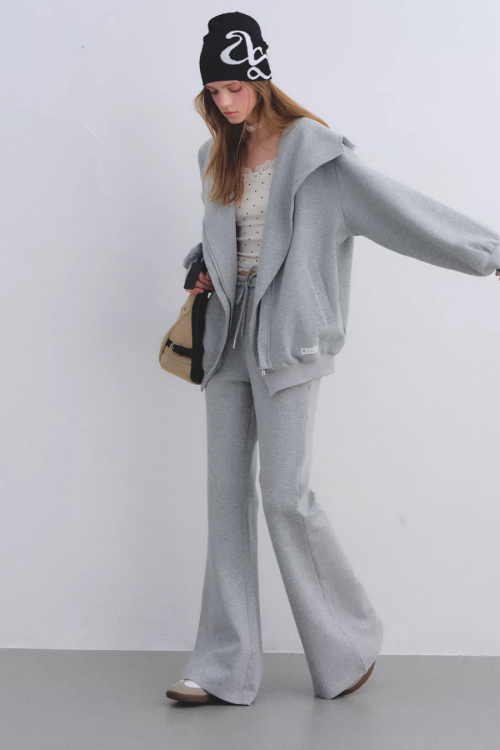 Oversized Collar Zip-Up Hoodie / Flare Sweatpants