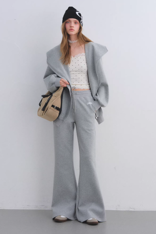 Oversized Collar Zip-Up Hoodie / Flare Sweatpants