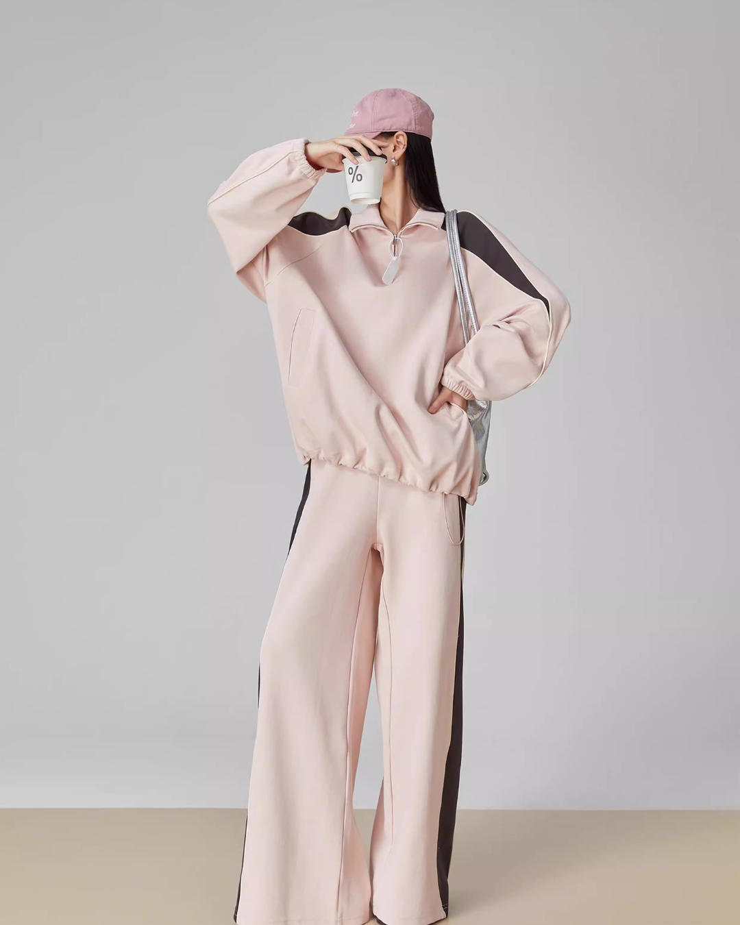 Pink Stand-Collar Sweatshirt / Loose Sweatpants Pink Stand-Collar Sweatshirt / Loose Sweatpants