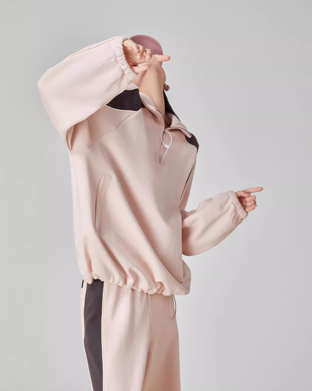 Pink Stand-Collar Sweatshirt / Loose Sweatpants Pink Stand-Collar Sweatshirt / Loose Sweatpants