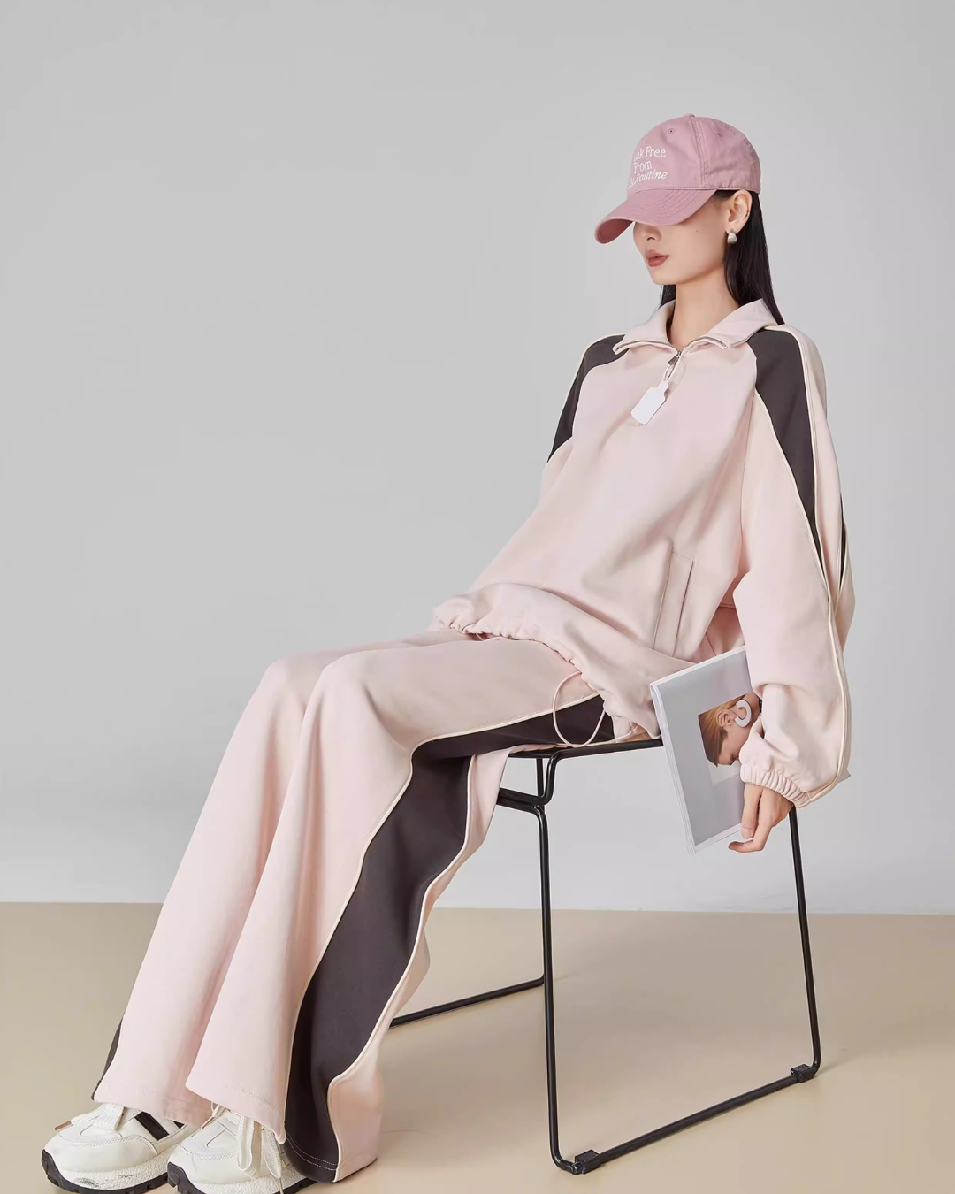 Pink Stand-Collar Sweatshirt / Loose Sweatpants Pink Stand-Collar Sweatshirt / Loose Sweatpants