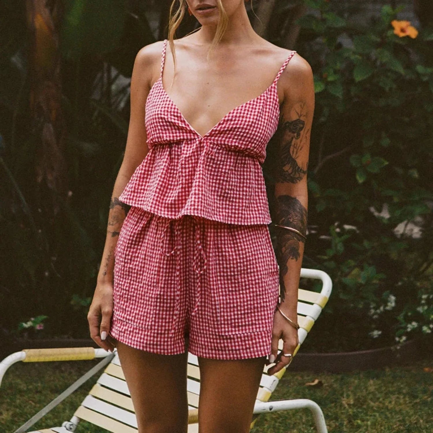 Plaid V Neck Backless Tie-Up Camis Elastic Waist Shorts Two Pieces Set Plaid V Neck Backless Tie-Up Camis Elastic Waist Shorts Two Pieces Set