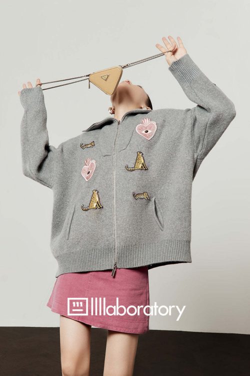 Polo Collar Embroidered Knit Cardigan / Pink Denim Skirt