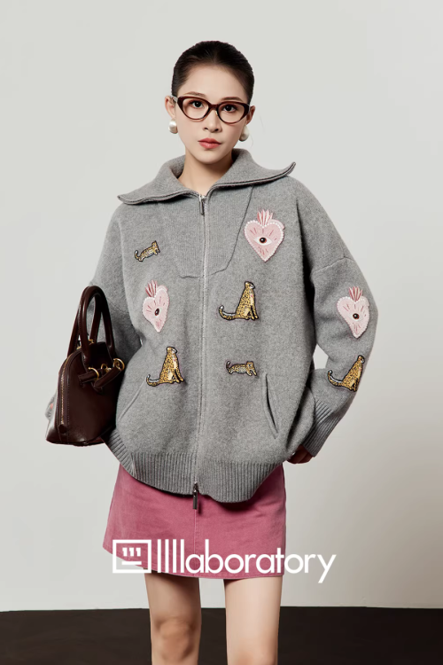 Polo Collar Embroidered Knit Cardigan / Pink Denim Skirt