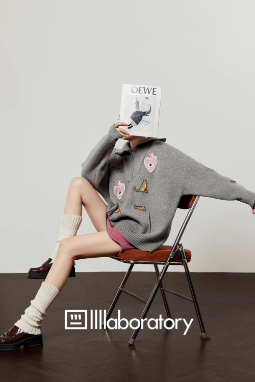 Polo Collar Embroidered Knit Cardigan / Pink Denim Skirt