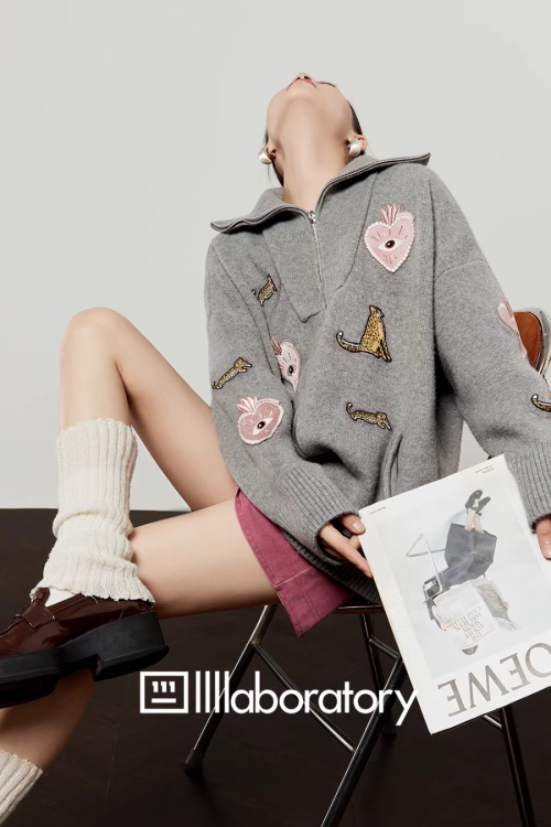 Polo Collar Embroidered Knit Cardigan / Pink Denim Skirt