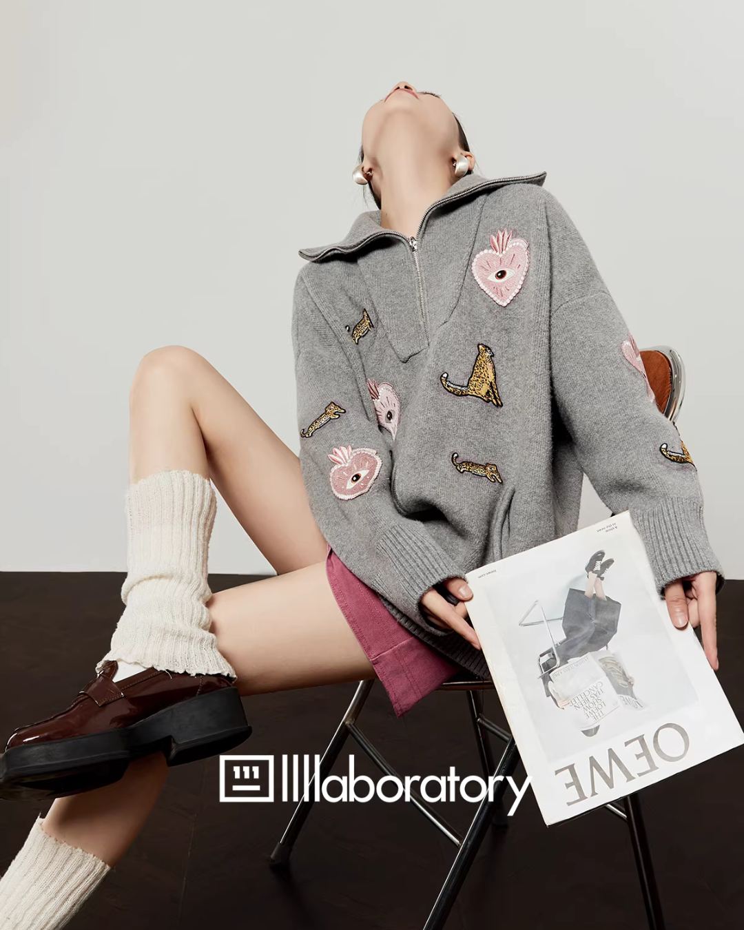 Polo Collar Embroidered Knit Cardigan / Pink Denim Skirt Polo Collar Embroidered Knit Cardigan / Pink Denim Skirt