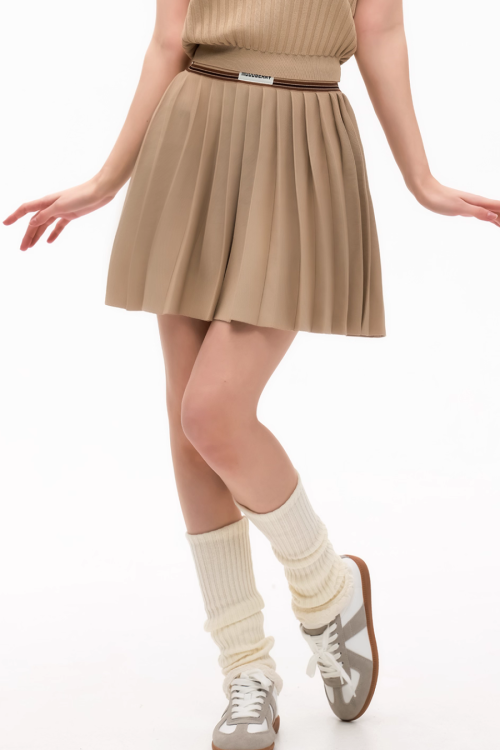 Polo Rib Knit Top / Pleated Skirt