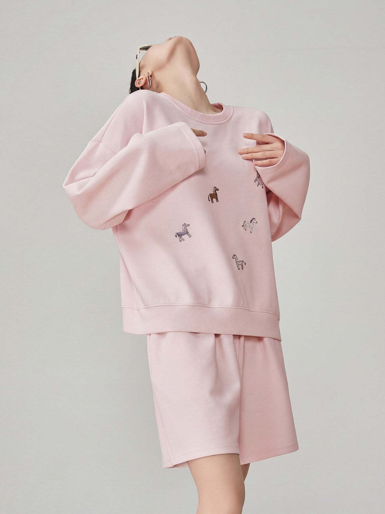 Pony Embroidered Long Sleeve Sweatshirt / Loose Shorts