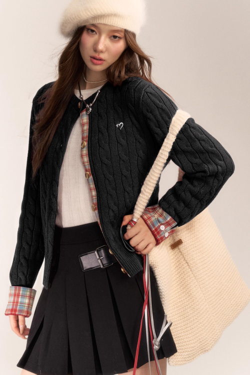 Retro College Short Knit