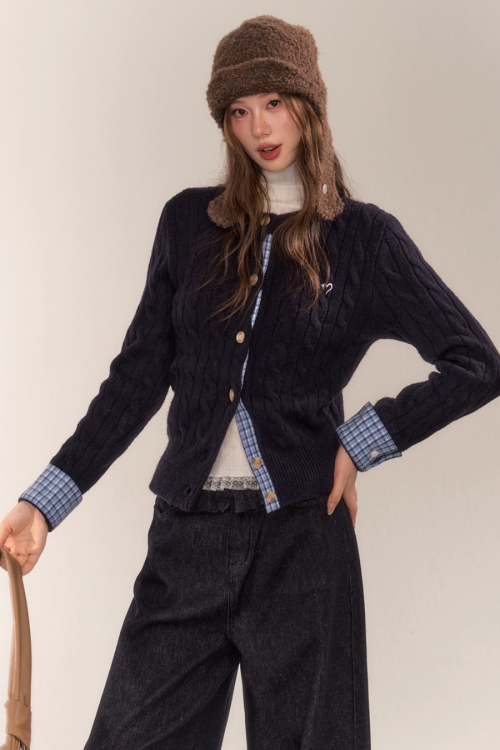 Retro College Short Knit