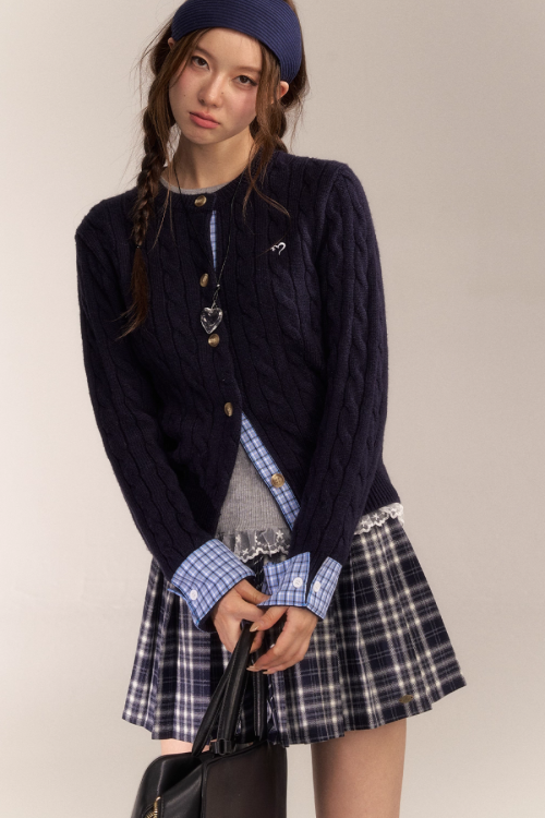 Retro College Short Knit