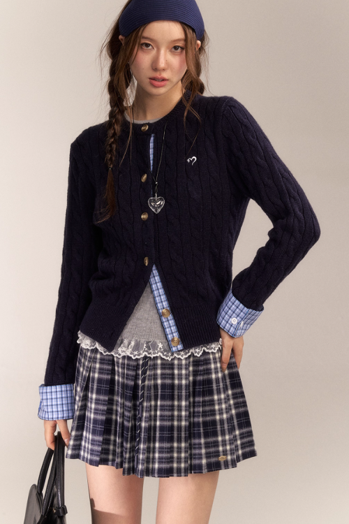 Retro College Short Knit