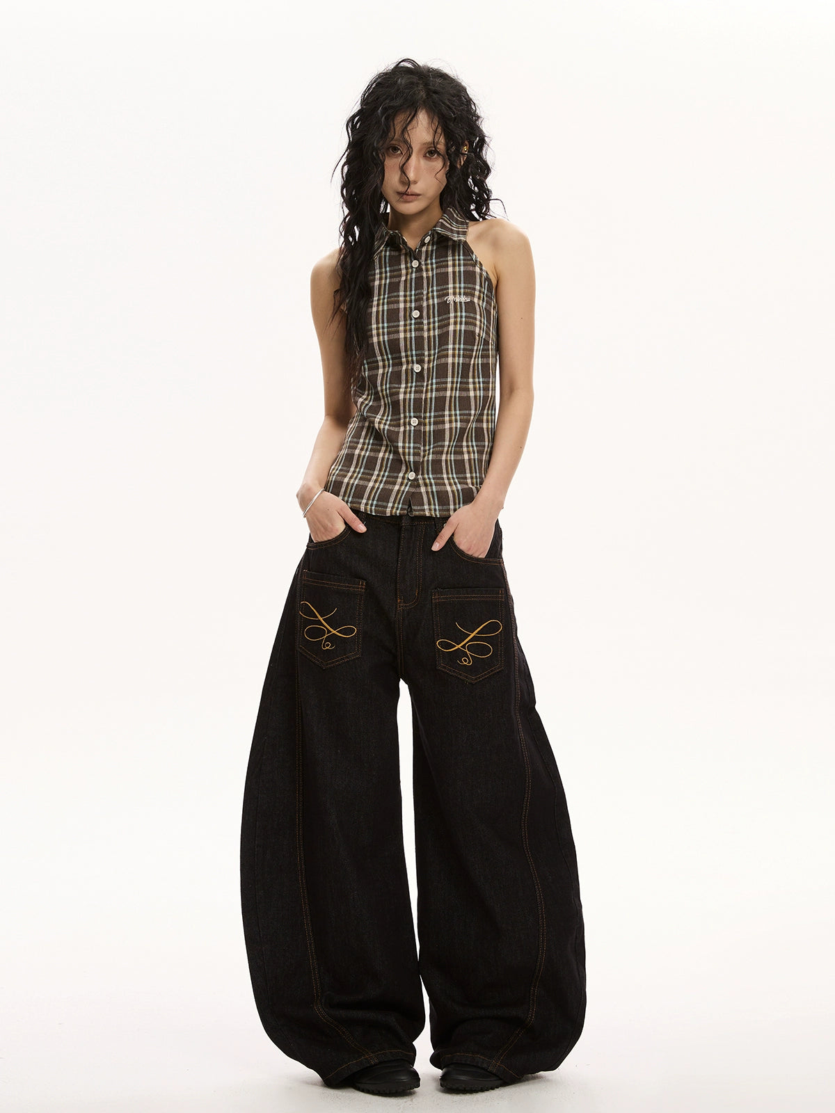 Retro Embroidered Curve Denim Pants Retro Embroidered Curve Denim Pants