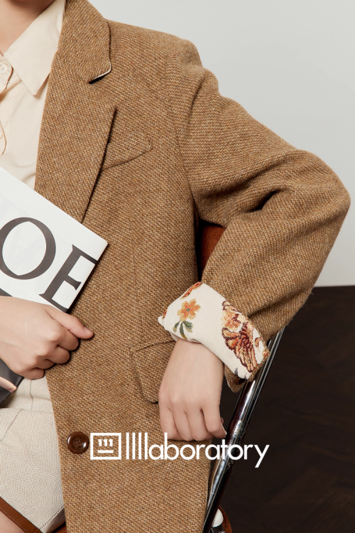 Retro Light Camel Jacket / Apricot Shirt / Mini Skirt