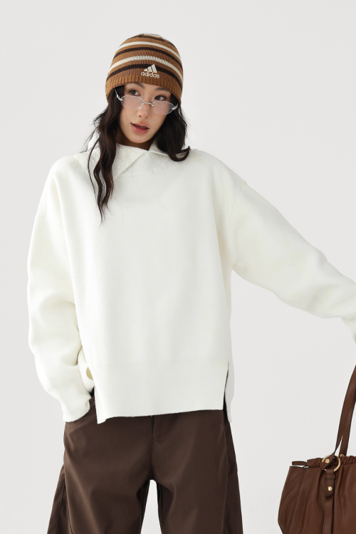 Retro Split Pullover Knit