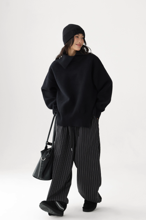 Retro Split Pullover Knit