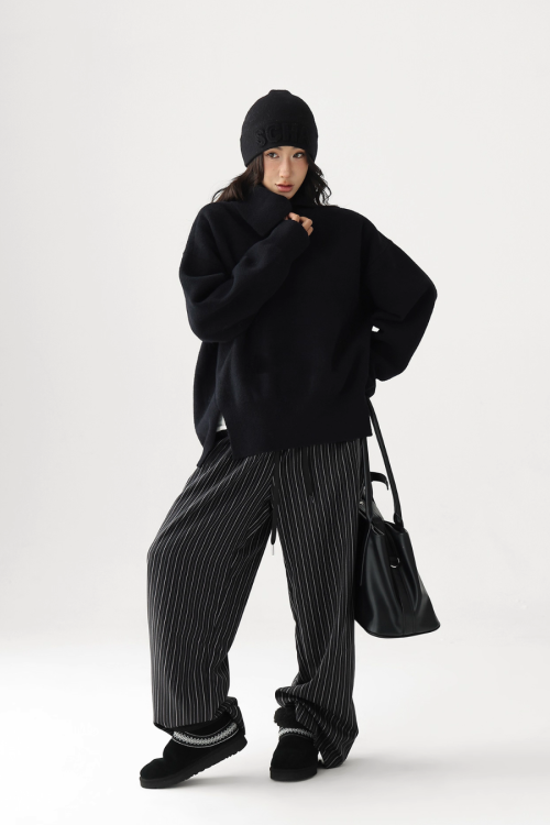 Retro Split Pullover Knit